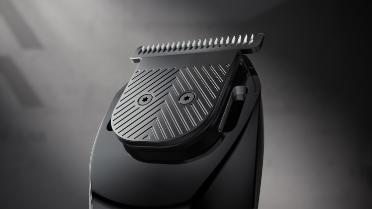 The Beard Hedger® close up of trimmer blade